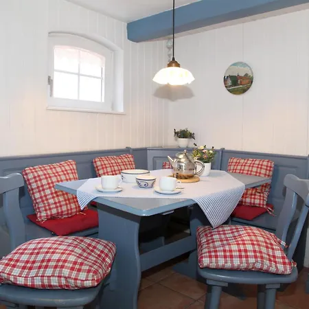 Holiday home Kieke Wiet *